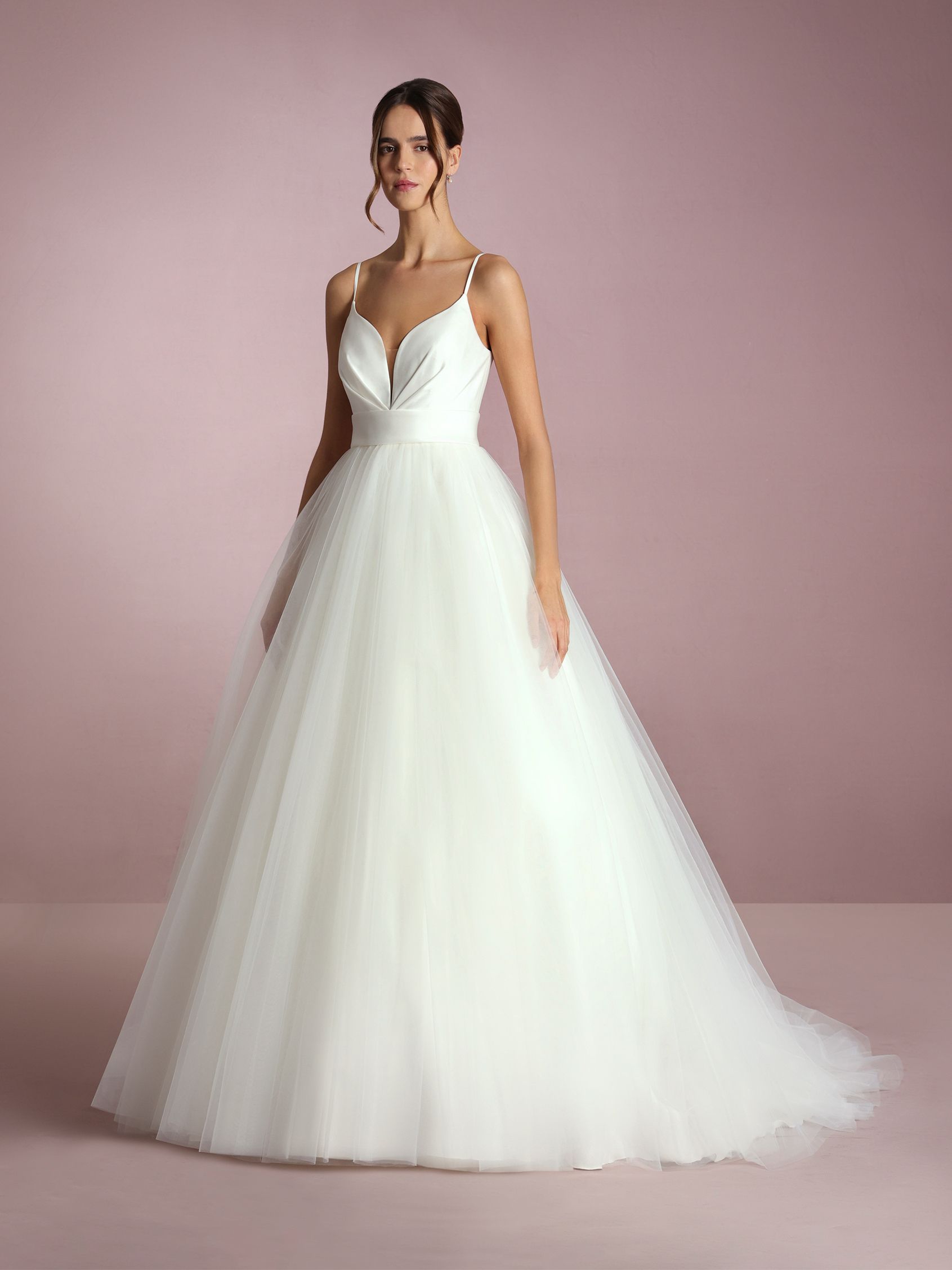 GUGMA | Mermaid wedding dress with bateau neckline | White One